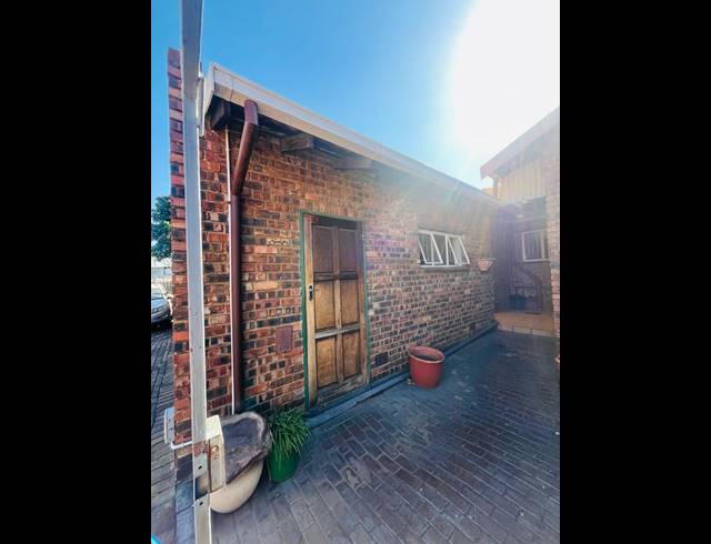 3 BEDROOM HOUSE FOR SALE IN BIRCHLEIGH NORTH